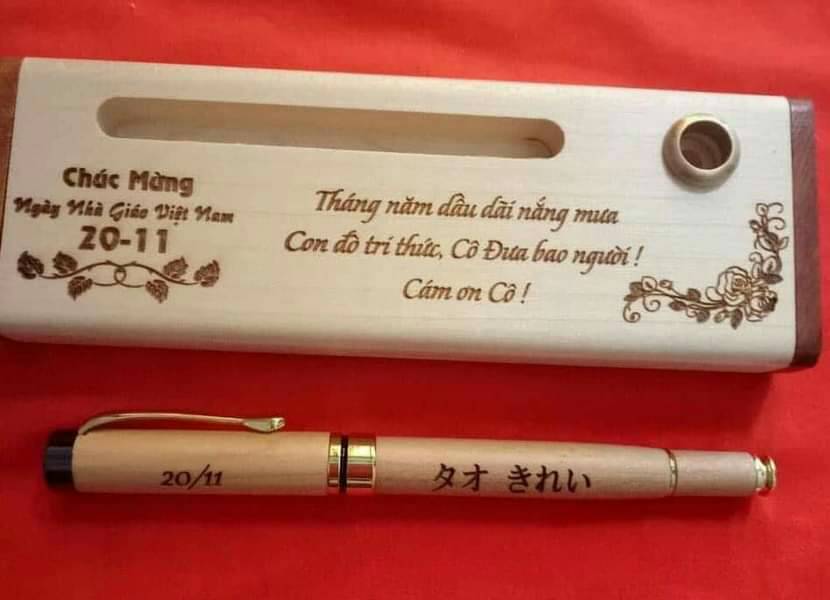 Quà tặng bút ký gỗ tại TP Vinh Nghệ An